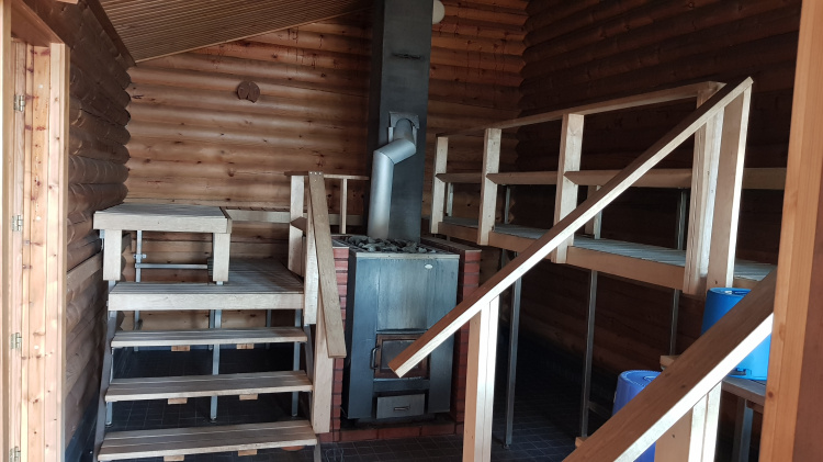Narvin kesäkodin sauna sisältä