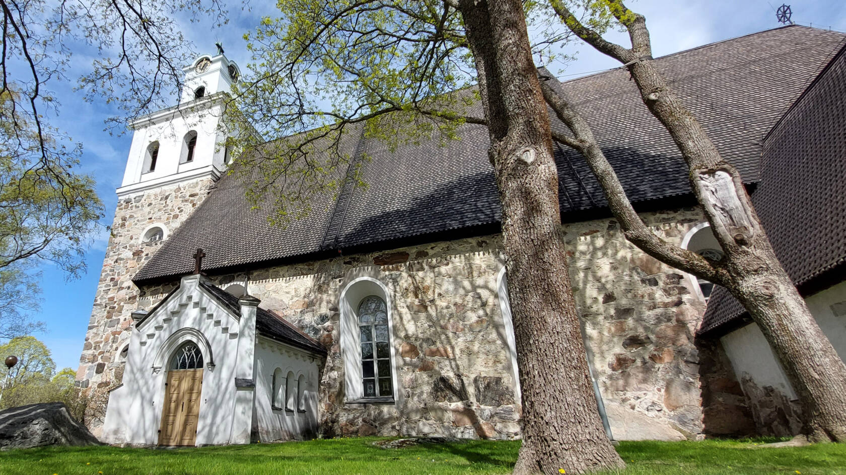 Kivikirkko.