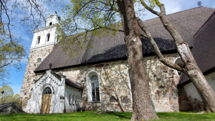 Kivikirkko.