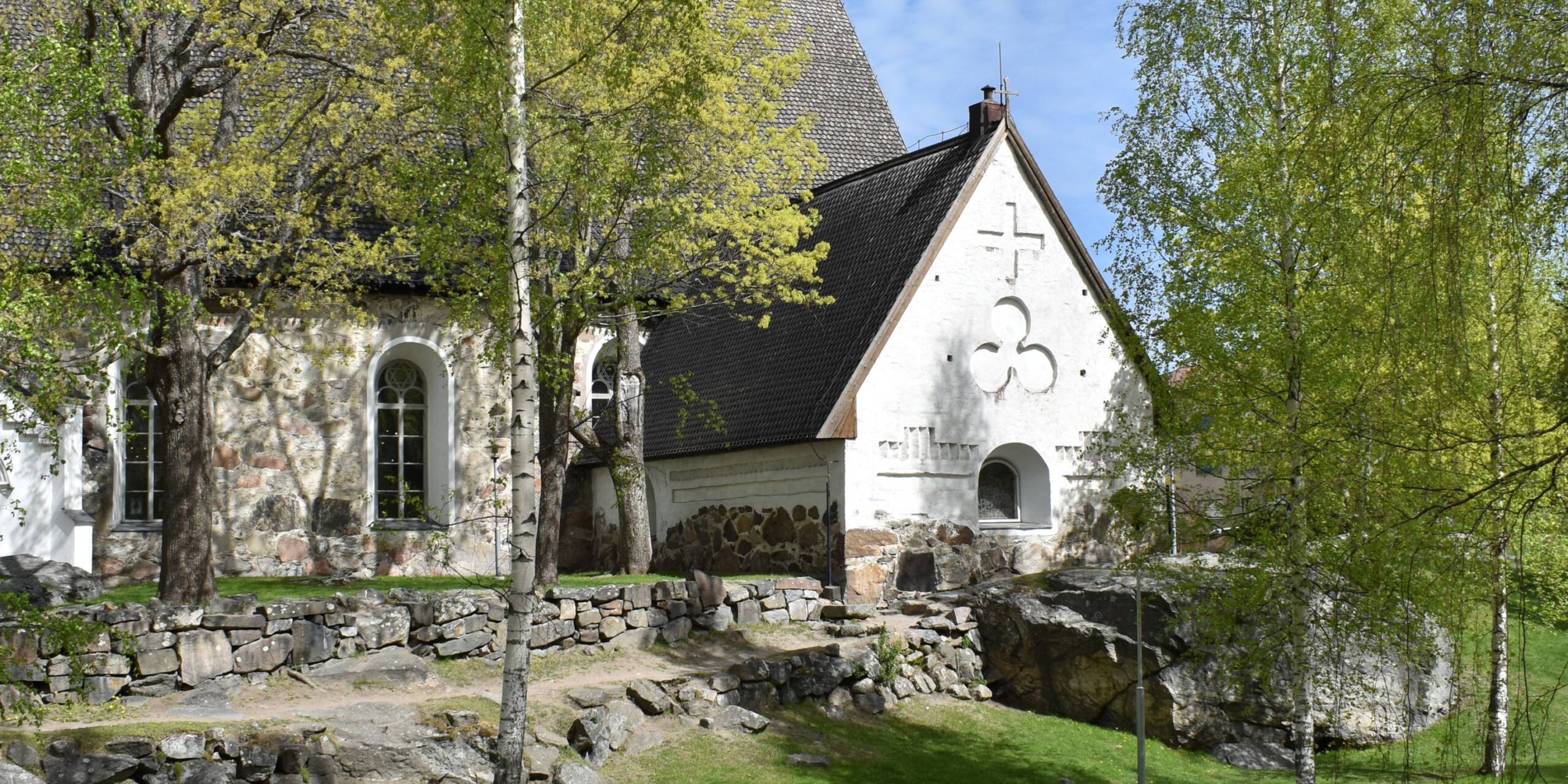 Kivinen kirkkorakennus