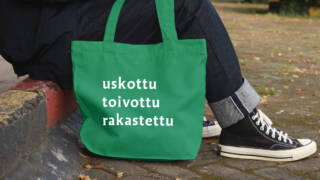 Kangaskassi ja kenkä